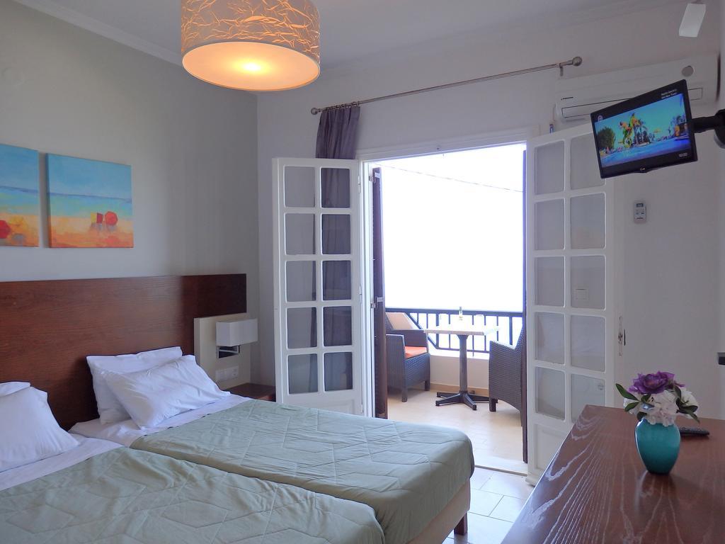 Dandidis Seaside Pension Hotel Агиос Гордиос Стая снимка